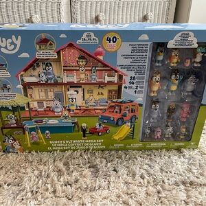 Bluey Ultimate Mega Set NIB NWT